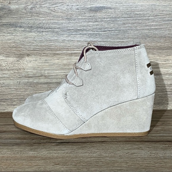 Toms Kala Desert Wedge Taupe Suede Booties - Picture 3 of 8